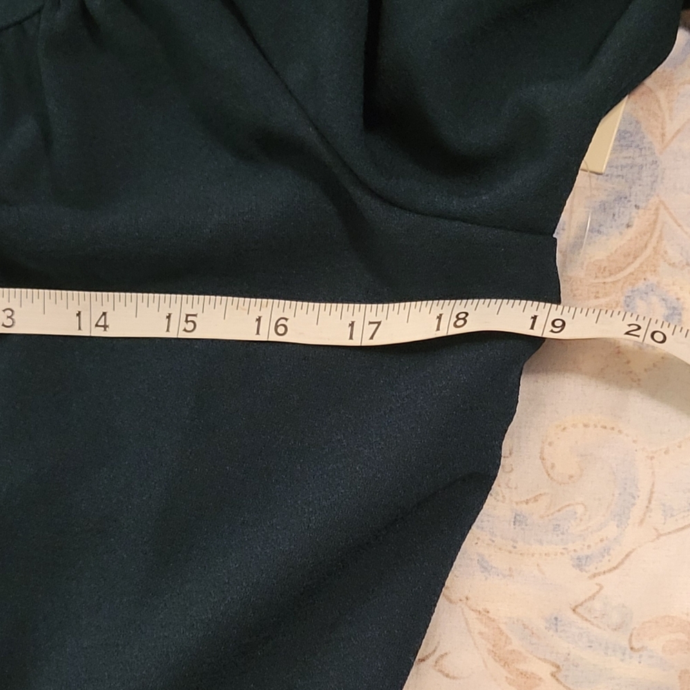 Eliza J Emerald Dress with Bow and Back Cutout NWT - Picture 10 of 13
